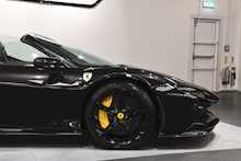 Ferrari SF90 Spider T V8