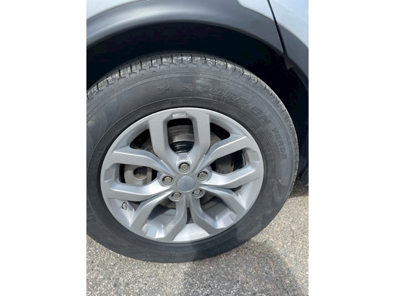Land Rover discovery 5 SDV6 SE 5 door 3.0 8 speed Diesel