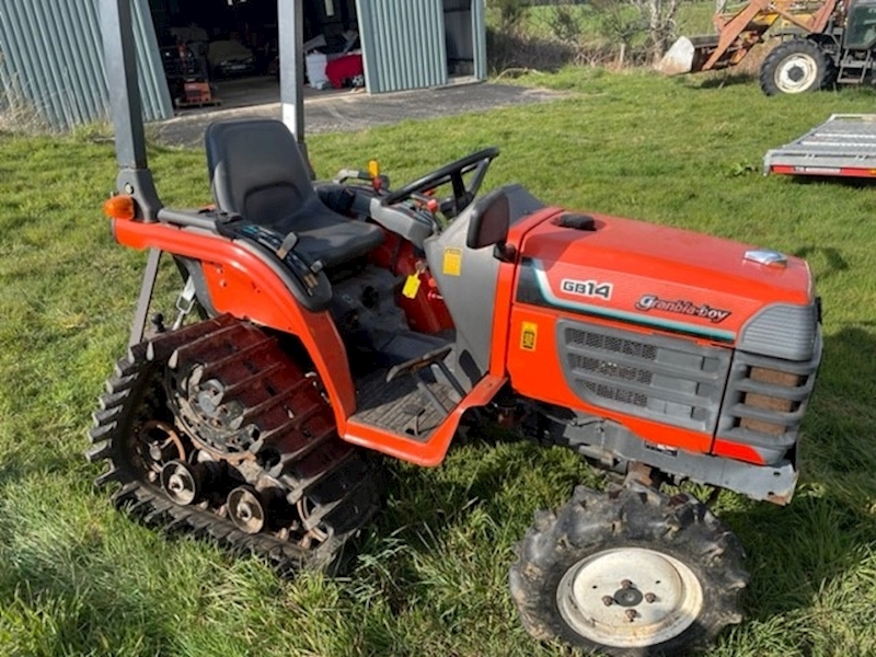 KUBOTA-GB14 HALF TRACK 4X4 TRACTOR 700 8 SPEED DIESEL