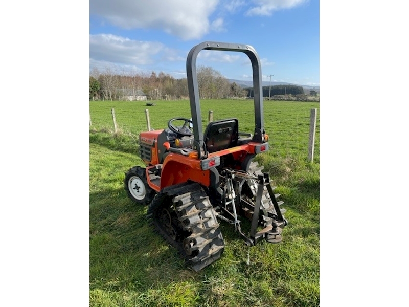 KUBOTA-GB14 HALF TRACK 4X4 TRACTOR 700 8 SPEED DIESEL