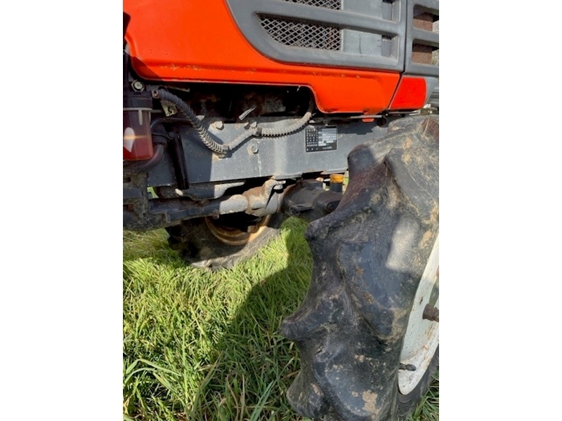 KUBOTA-GB14 HALF TRACK 4X4 TRACTOR 700 8 SPEED DIESEL