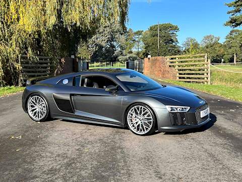 5.2 FSI V10 Plus Coupe 2dr Petrol S Tronic quattro (s/s) (610 ps)