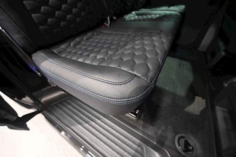 Volkswagen Transporter T6.1 T32 SWB 2.0BITDI 204PS DSG 4Motion Highline Kombi LV-R Pack - N5630