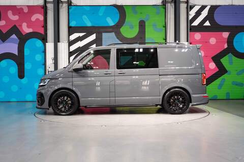 Volkswagen Transporter T6.1 T32 SWB 2.0BITDI 204PS DSG HIGHLINE KOMBI LV-R PACK - N5730