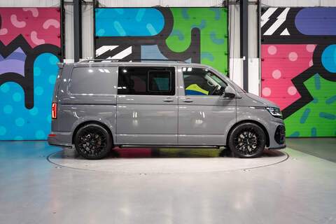 Volkswagen Transporter T6.1 T32 SWB 2.0BITDI 204PS DSG HIGHLINE KOMBI LV-R PACK - N5730
