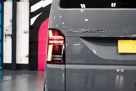 Volkswagen Transporter T6.1 T32 SWB 2.0BITDI 204PS DSG HIGHLINE KOMBI LV-R PACK - N5730