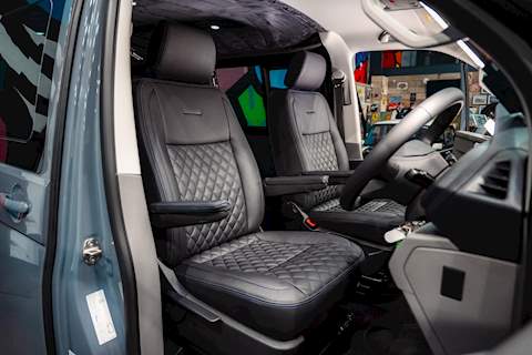 Volkswagen Transporter T6.1 T32 SWB 2.0BITDI 204PS DSG HIGHLINE KOMBI LV-R PACK - N5730