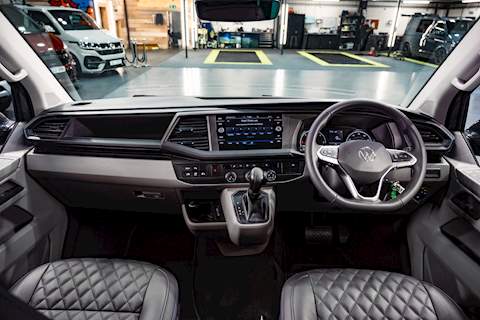 Volkswagen Transporter T6.1 T32 SWB 2.0BITDI 204PS DSG HIGHLINE KOMBI LV-R PACK - N5730