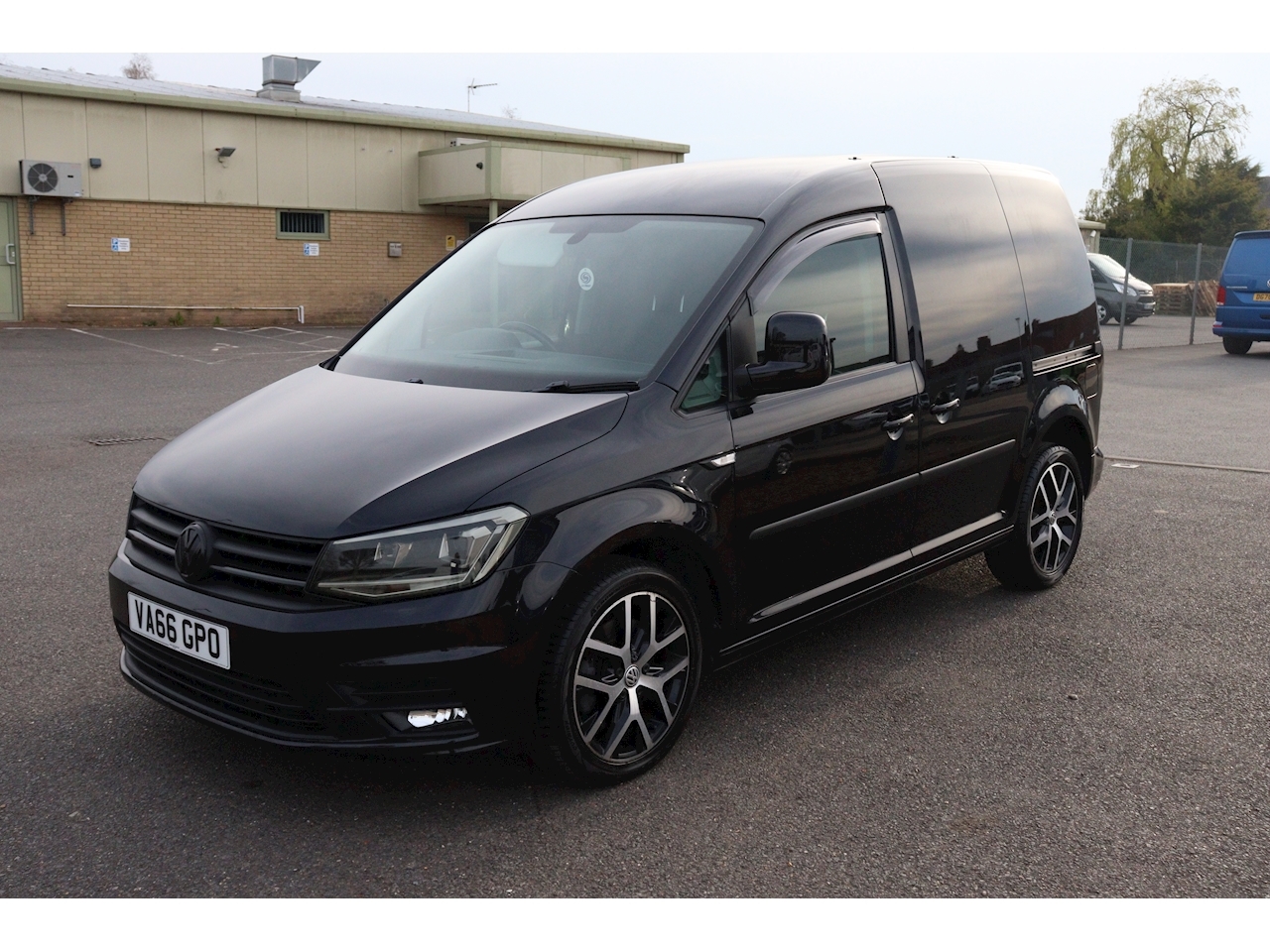 Vw caddy highline store spec