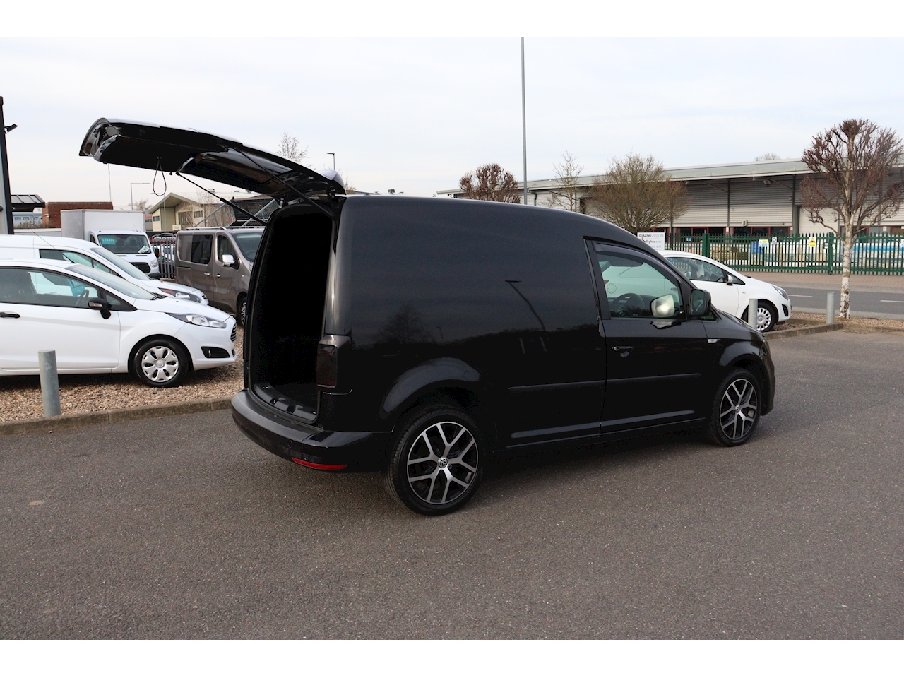 Vw caddy black edition 2017 hot sale for sale