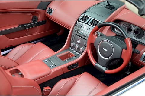 Aston Martin Vantage V8 - Large 10