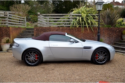 Aston Martin Vantage V8 - Large 14