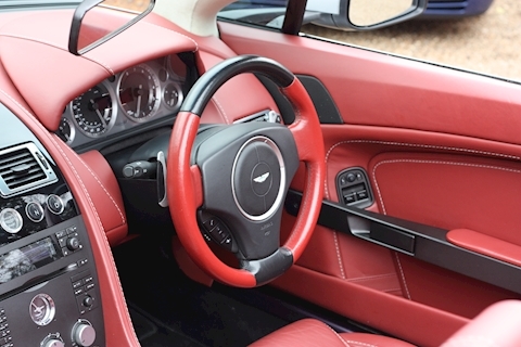 Aston Martin Vantage V8 - Large 29