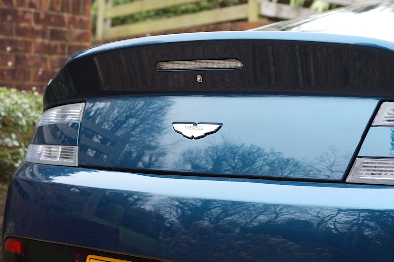 Aston Martin Vantage V8 S - Large 24