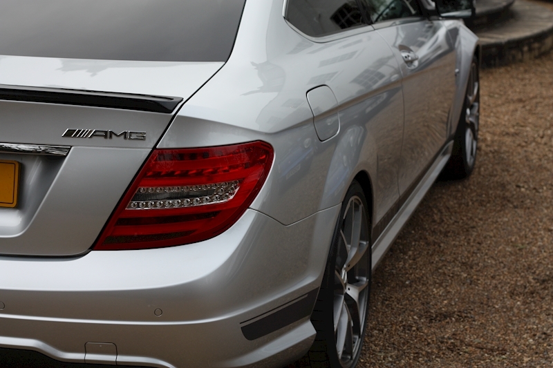 Mercedes-Benz C Class C63 V8 AMG Edition 507 - Large 24