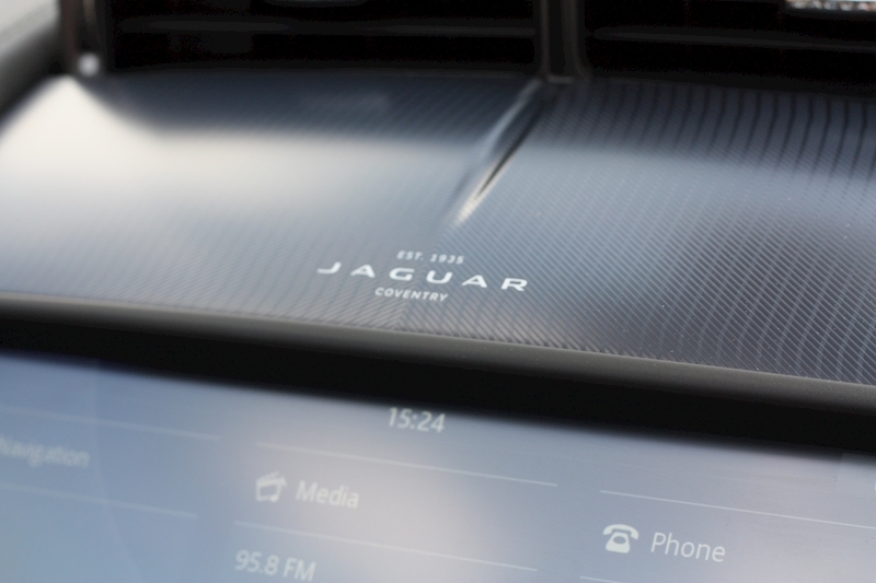 Jaguar F-Type V8 R-Dynamic - Large 43