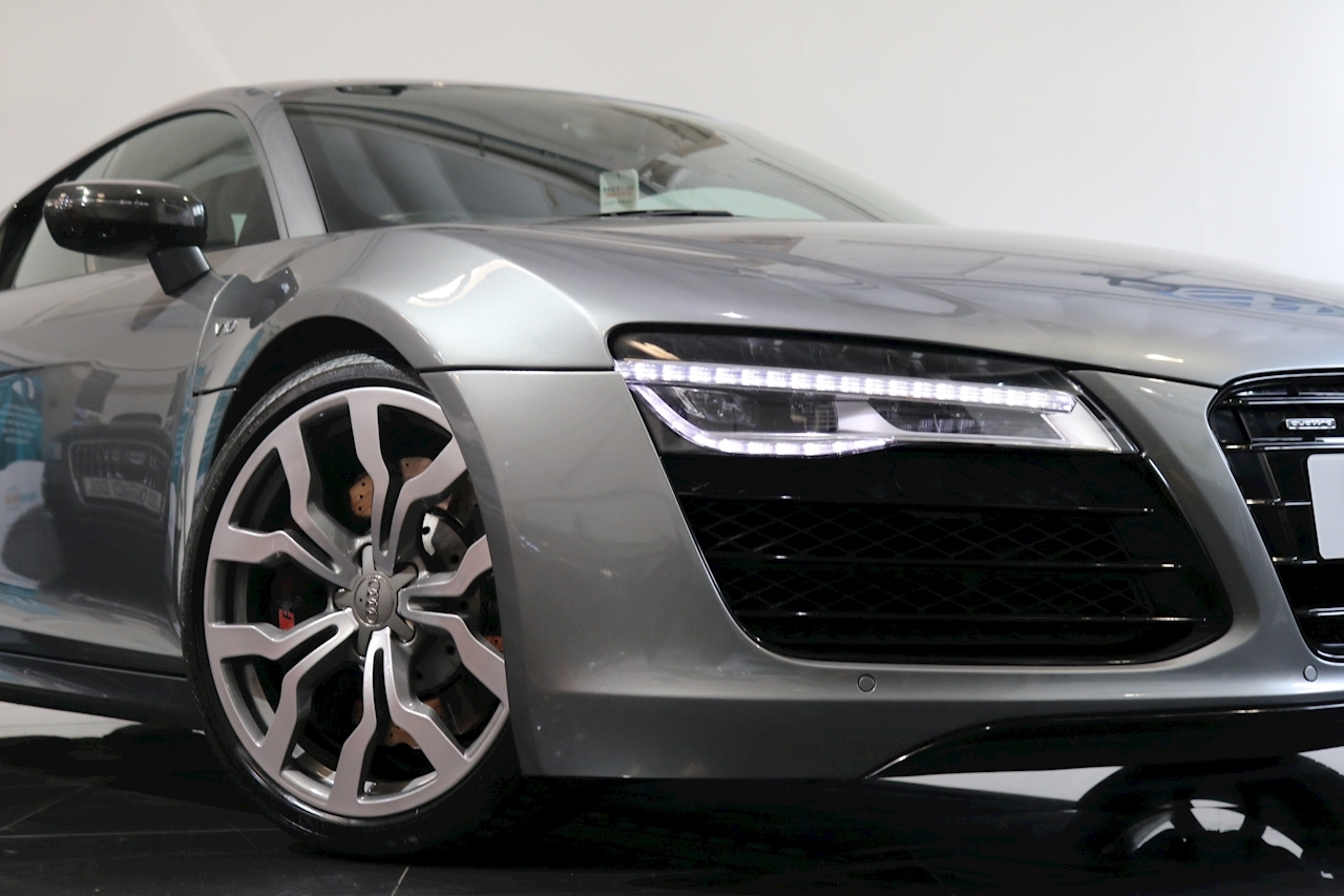 R8 5.2 FSI V10 Coupe 2dr Petrol S Tronic quattro (305 g/km, 518 bhp) 5.2 2dr Coupe S Tronic Petrol