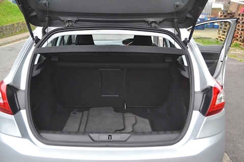 1.2 PureTech Allure Hatchback 5dr Petrol EAT6 (s/s) (112 g/km, 130 bhp)