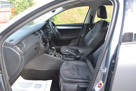 1.6 TDI Elegance Hatchback 5dr Diesel DSG Euro 5 (s/s) (105 ps)