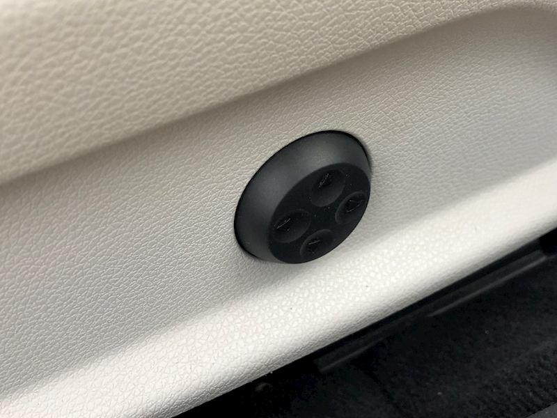 Mercedes-Benz C Class C 300 Amg Line Convertible 2.0 Automatic Petrol