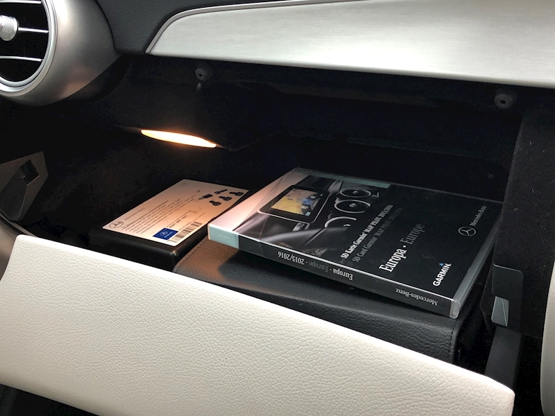 Mercedes-Benz C Class C 300 Amg Line Convertible 2.0 Automatic Petrol