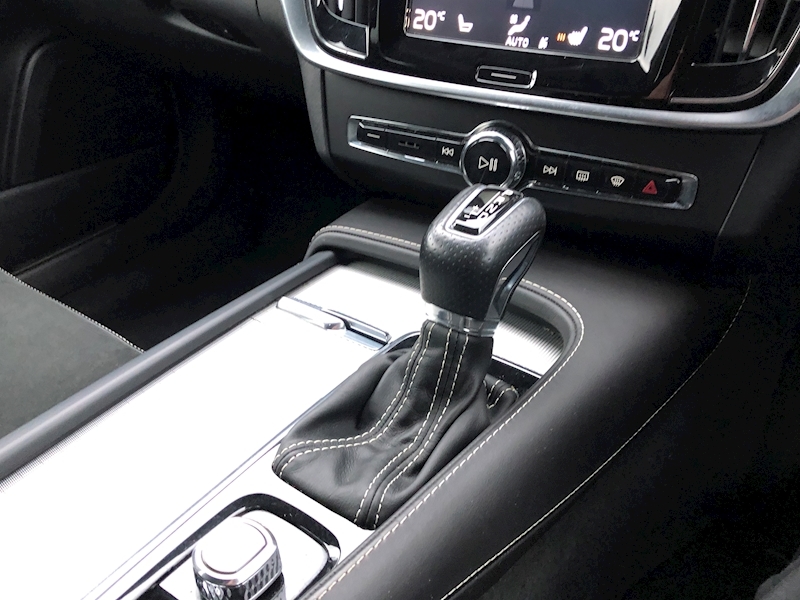 Volvo V90 D4 R-Design (Family Pack) 2.0 5dr Estate Automatic Diesel