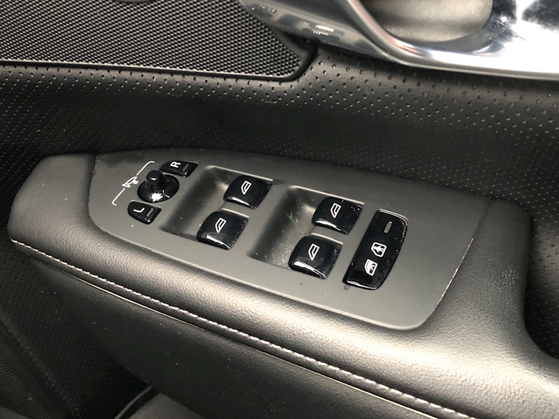 Volvo V90 D4 R-Design (Family Pack) 2.0 5dr Estate Automatic Diesel