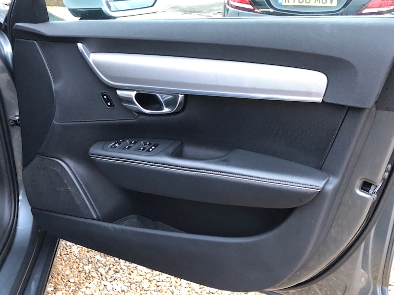 Volvo V90 D4 R-Design (Family Pack) 2.0 5dr Estate Automatic Diesel