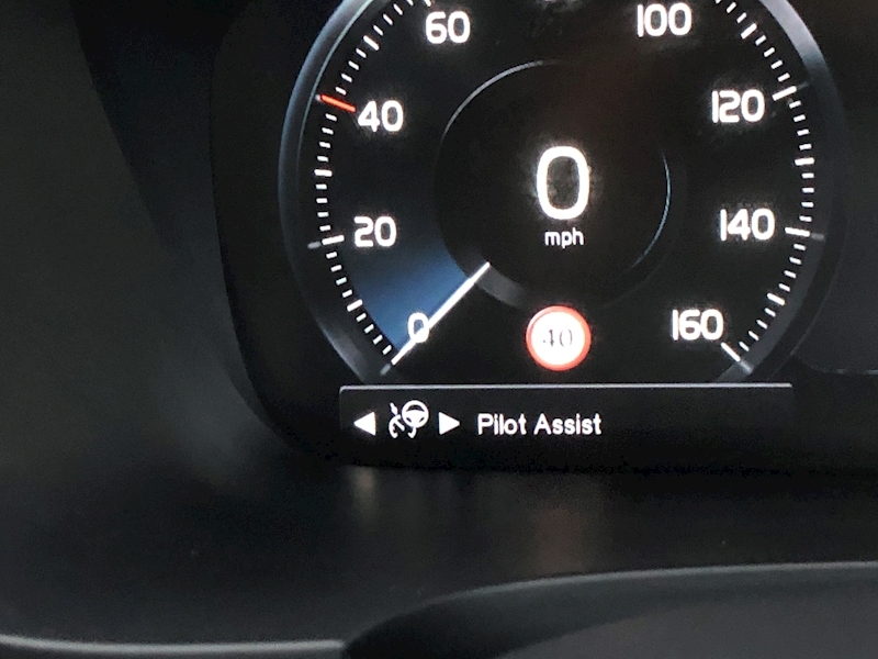 Volvo V90 D4 R-Design (Family Pack) 2.0 5dr Estate Automatic Diesel