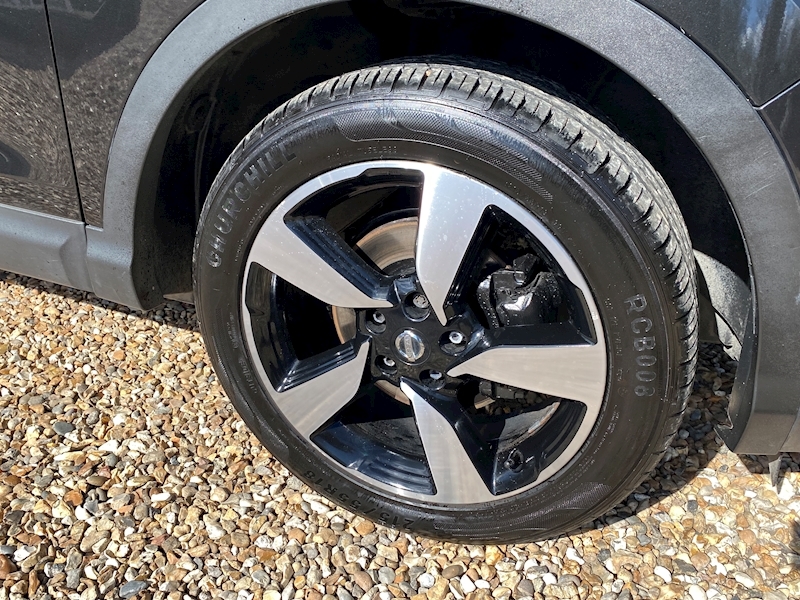 Nissan Qashqai Tekna Dig-T Xtronic Hatchback 1.2 Cvt Petrol