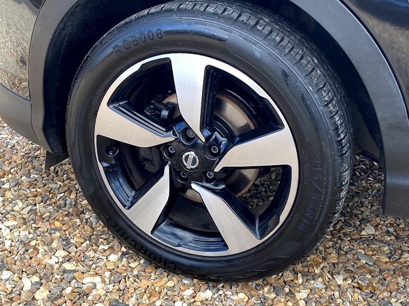 Nissan Qashqai Tekna Dig-T Xtronic Hatchback 1.2 Cvt Petrol