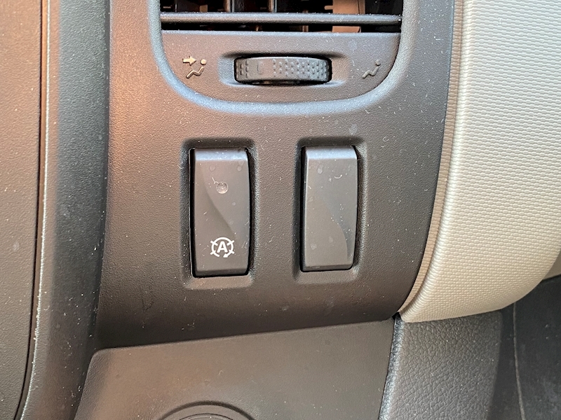 Renault Trafic 1.6 Tdi LWB Business 1.6 5dr Minibus Manual Diesel