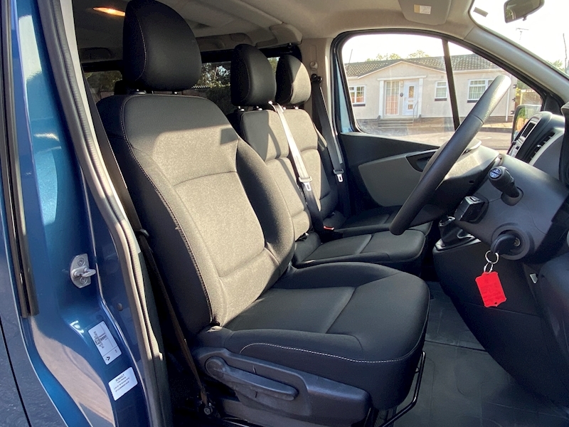 Renault Trafic 1.6 Tdi LWB Business 1.6 5dr Minibus Manual Diesel