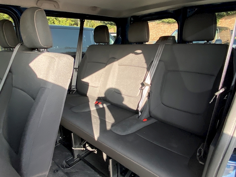 Renault Trafic 1.6 Tdi LWB Business 1.6 5dr Minibus Manual Diesel