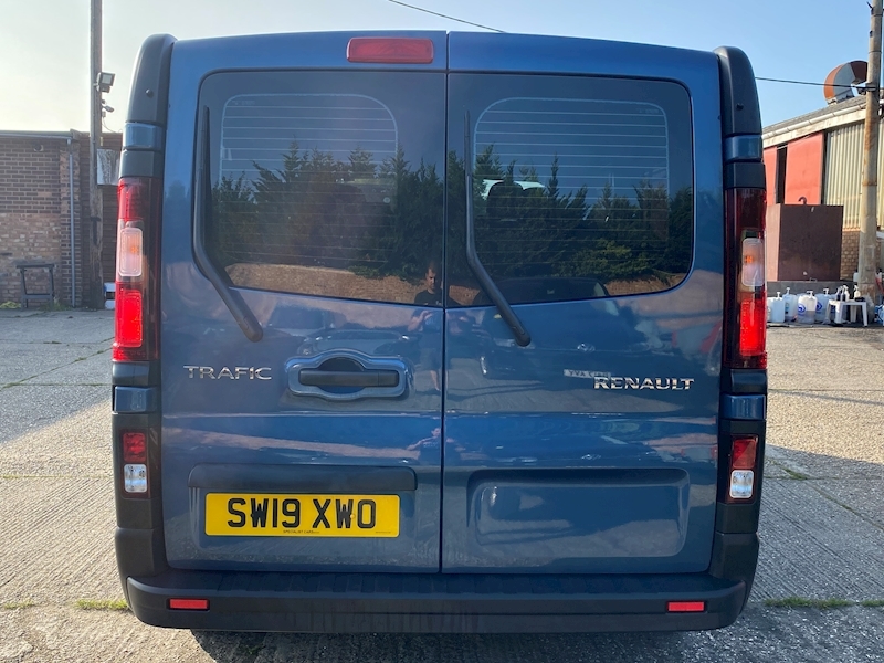 Renault Trafic 1.6 Tdi LWB Business 1.6 5dr Minibus Manual Diesel