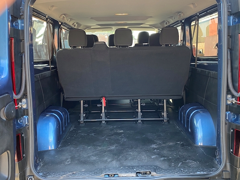 Renault Trafic 1.6 Tdi LWB Business 1.6 5dr Minibus Manual Diesel