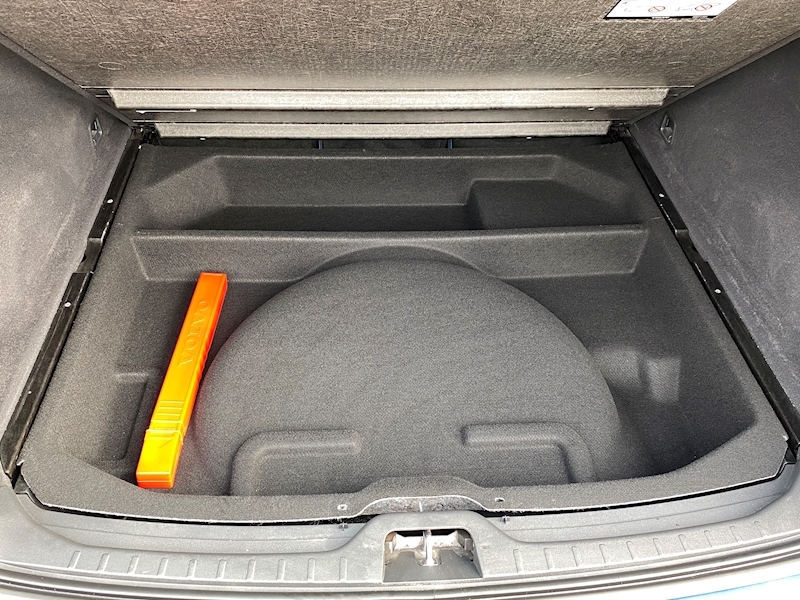 Volvo XC60 R-Design Nav 4WD 2.4 5dr SUV Geartronic Diesel