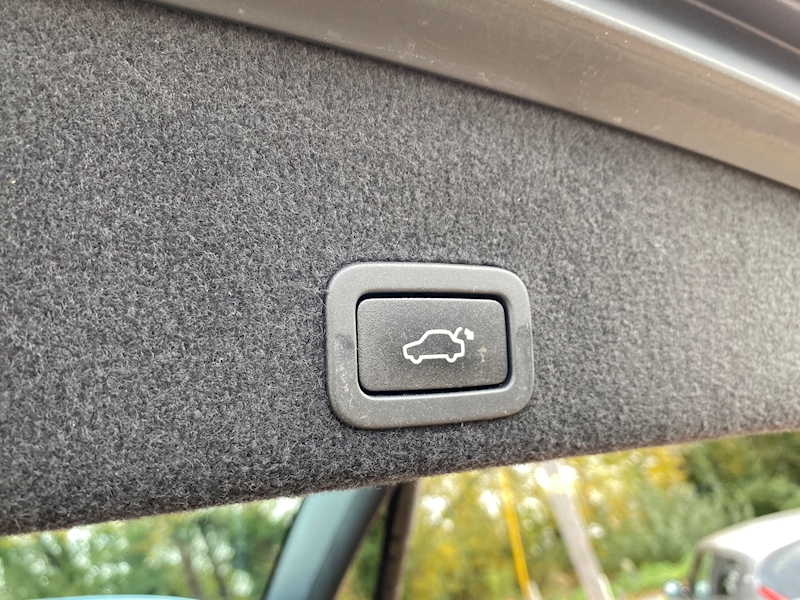 Volvo XC60 R-Design Nav 4WD 2.4 5dr SUV Geartronic Diesel