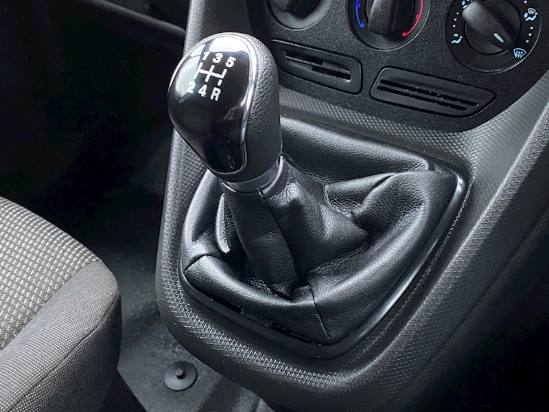 Ford 1.5 TDCi 230 DCiV 6dr Diesel Manual L2 (5 Seat) (128 g/km, 99 bhp)