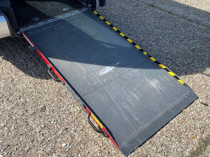 Volkswagen Caddy Maxi C20 1.6 Tdi Life 1.6 5dr Mpv Automatic Diesel