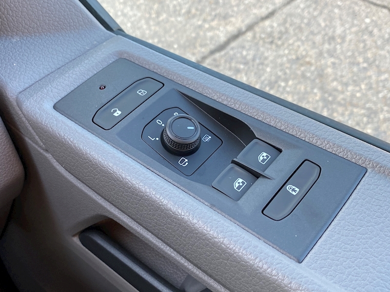 Volkswagen T6.1 150 LWB Euro 6 TDI T30 Highline 2.0 5dr Panel van Manual Diesel