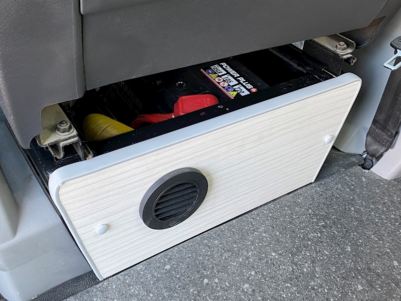 Volkswagen T5.1 Campervan T30 102 LWB T5.1 Campervan T30 102 LWB Startline 2.0 4dr Campervan Manual Diesel