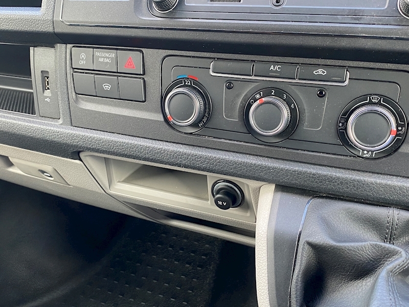 Volkswagen Campervan T6 T28 SWB 102 Euro 6 Highline 2.0 5dr Campervan Manual Diesel