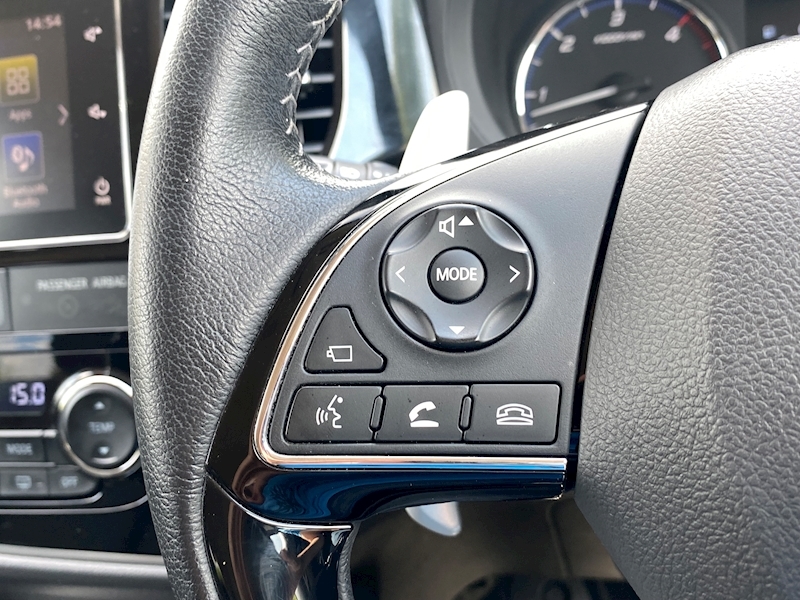 Mitsubishi 2.2 DI-D 4 SUV 5dr Diesel Auto 4WD Euro 6 (147 ps)