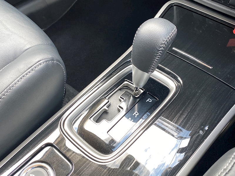 Mitsubishi 2.2 DI-D 4 SUV 5dr Diesel Auto 4WD Euro 6 (147 ps)