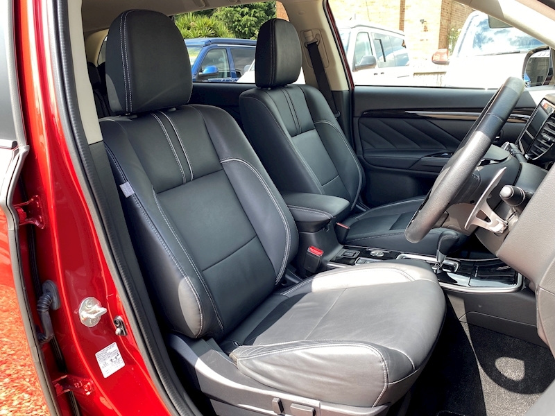 Mitsubishi 2.2 DI-D 4 SUV 5dr Diesel Auto 4WD Euro 6 (147 ps)