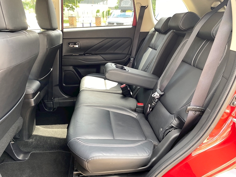 Mitsubishi 2.2 DI-D 4 SUV 5dr Diesel Auto 4WD Euro 6 (147 ps)