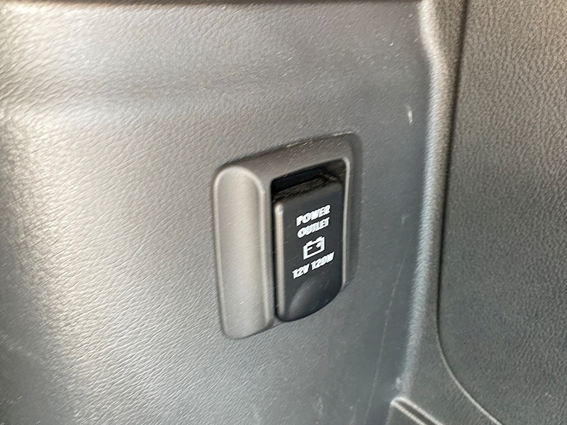 Mitsubishi 2.2 DI-D 4 SUV 5dr Diesel Auto 4WD Euro 6 (147 ps)