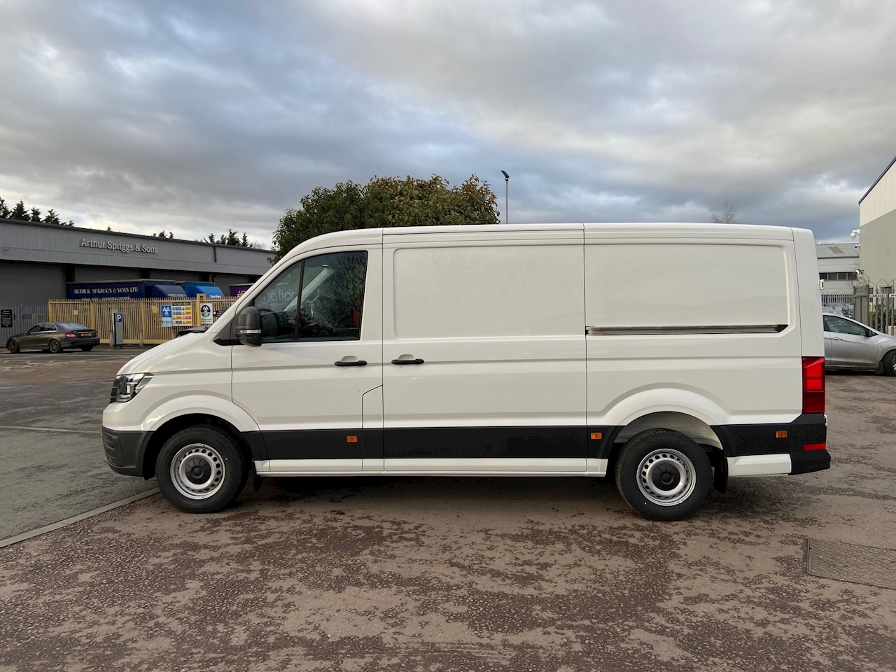 Crafter Business 177 BHP DSG MWB Euro 6 2.0 HPI: Clear Automatic Diesel