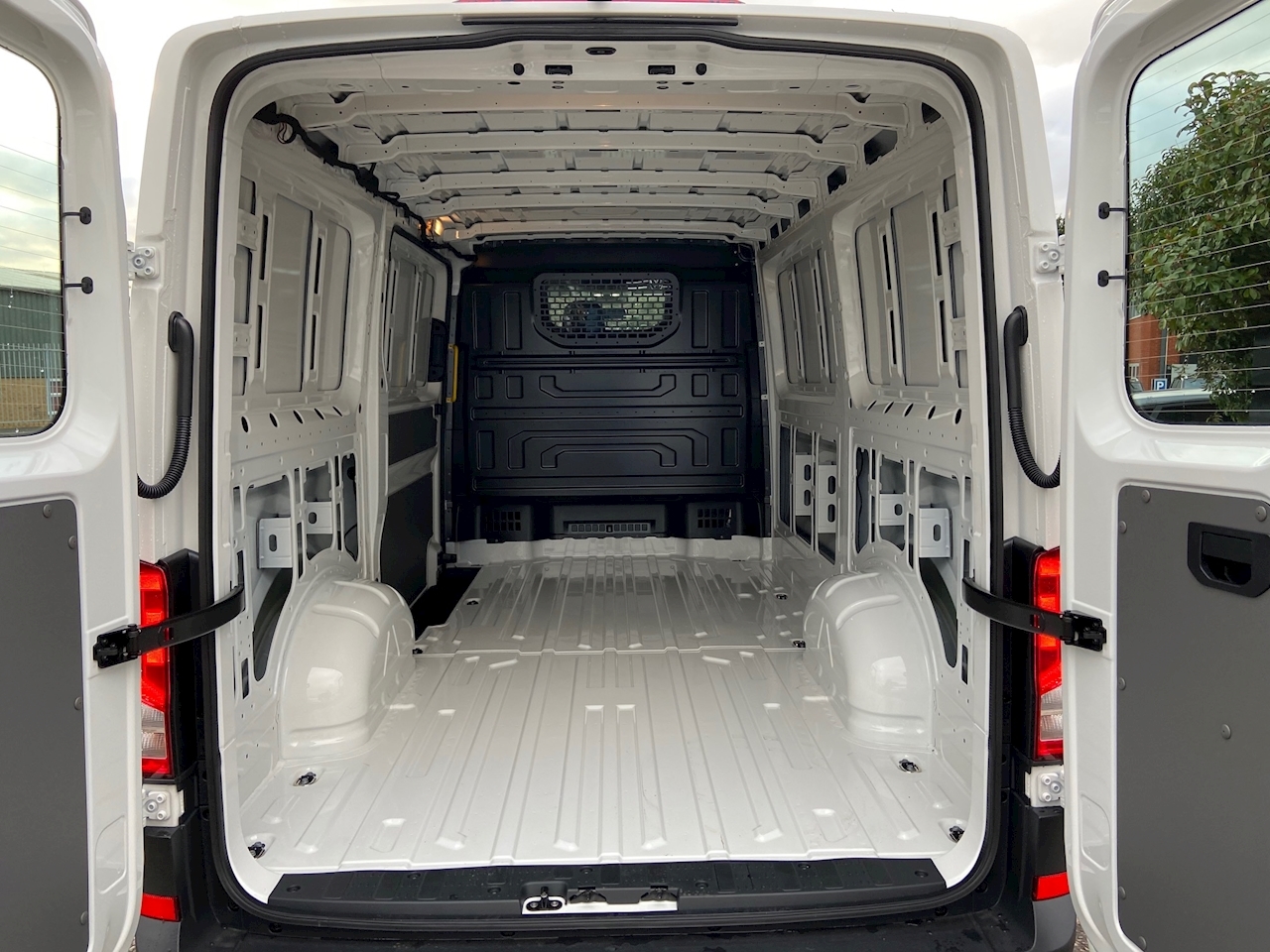 New 2020 Volkswagen Crafter Business 177 BHP DSG MWB Euro 6 For Sale in ...